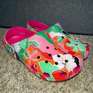 Crocs Classic Woodcut Multicolor Floral Flower Print Clog Women's Size 9 NEW